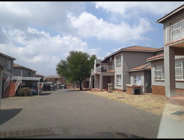 3 BEDROOM APARTMENT FOR SALE IN GROBLERPARK EXT